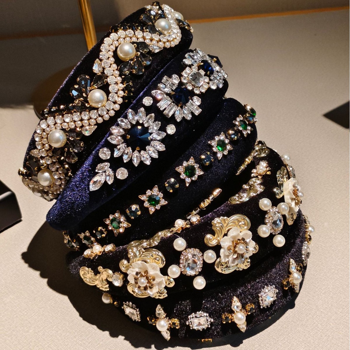 가을과 겨울 핫 세일 레트로 바로크 스타일 두꺼운 스펀 - Women Accessories Sale 리뷰 및 가격