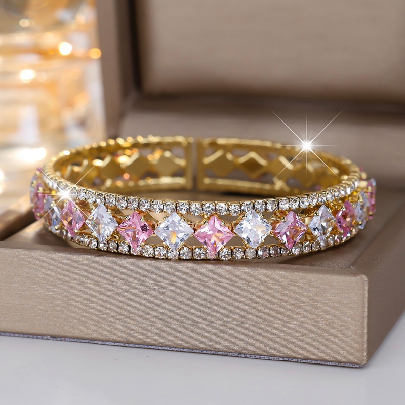 개인화되고 다재다능한 라운드 스퀘어 풀 다이아몬드 팔찌 - Women Accessories Pk 리뷰 및 가격