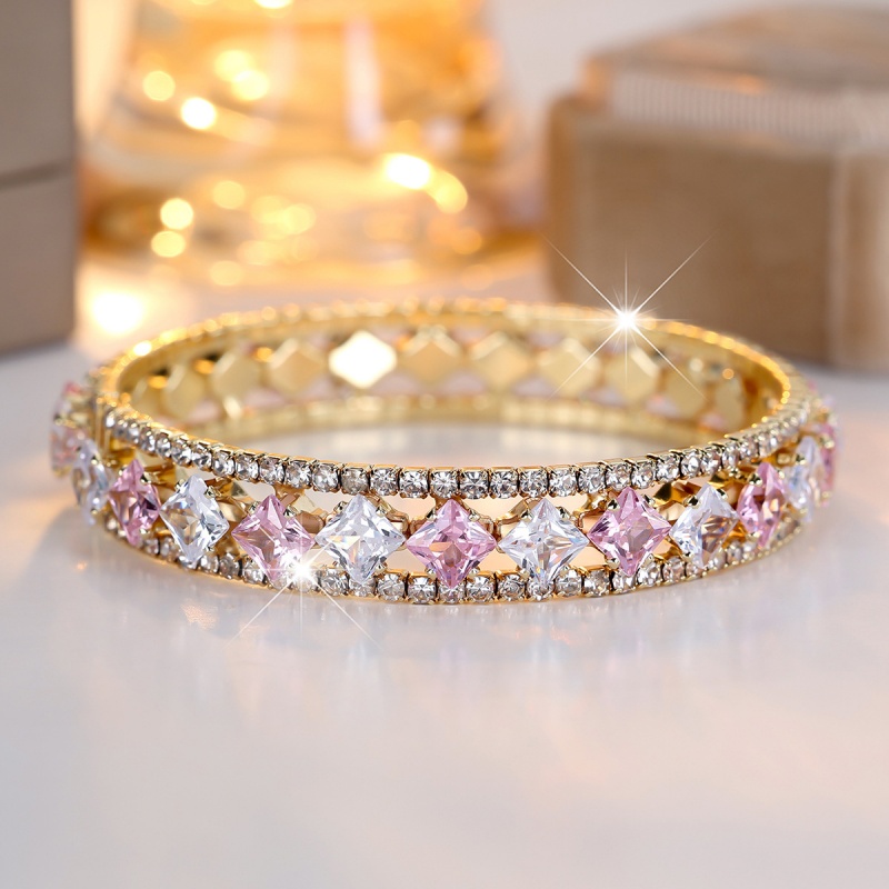 개인화되고 다재다능한 라운드 스퀘어 풀 다이아몬드 팔찌 - Women Accessories Pk 리뷰 및 가격