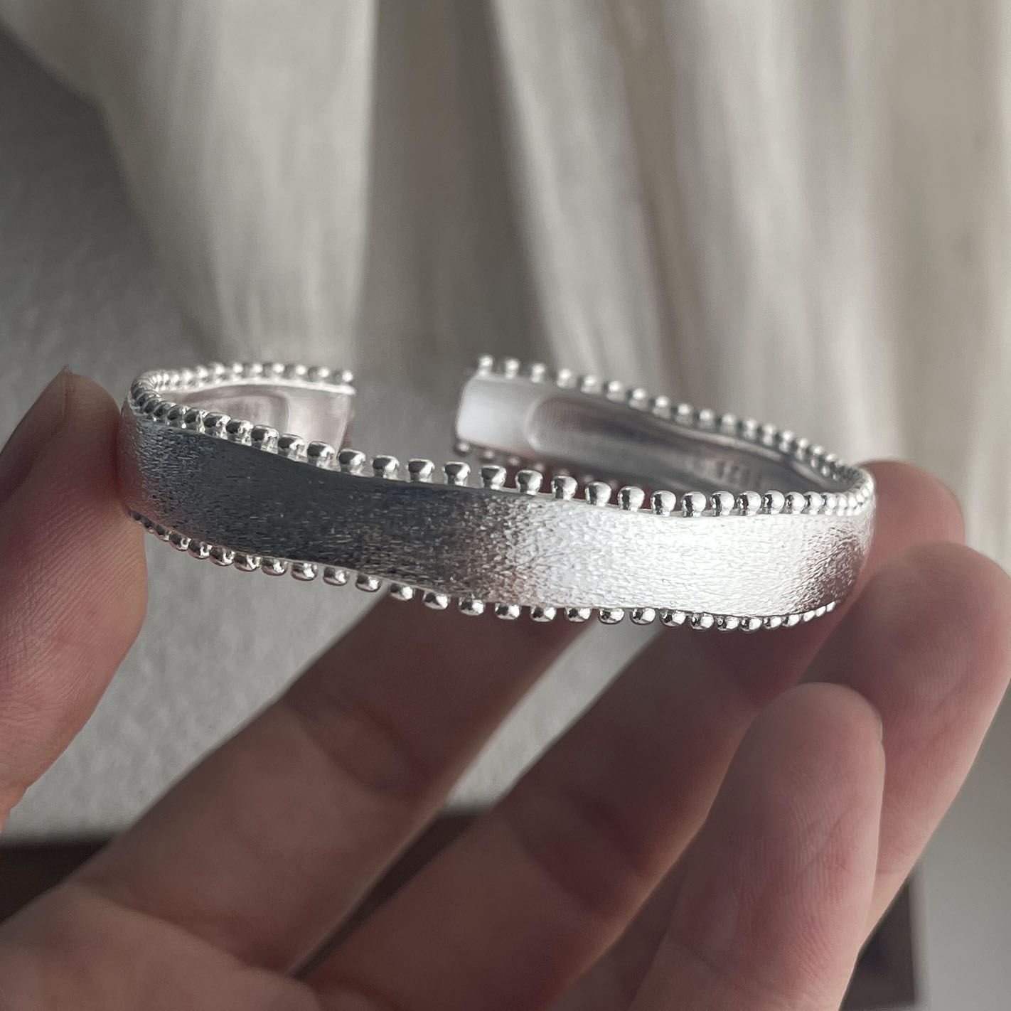 여성을위한 100% 솔리드 925 스털링 실버 레트로  - Resin Bangle Bracelet 리뷰 및 가격